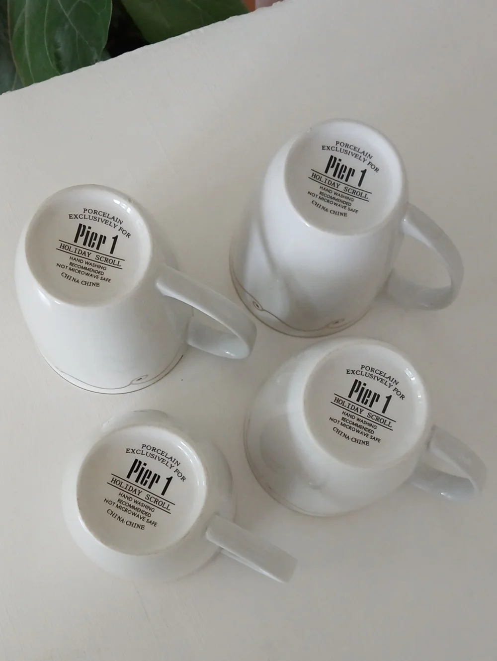 Pier 1 Holiday Scroll Gold Swirl Rim Red Berry Dot White Cup Mug 8 oz Set of 4